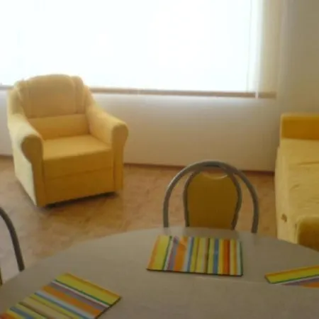 Frontline, 1 Bed, Near To شقة بورغاس