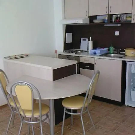 Frontline, 1 Bed, Near To شقة